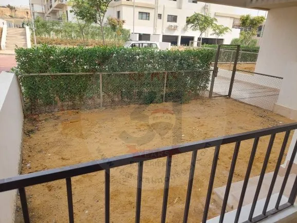 كمبوند فيفث سكوير