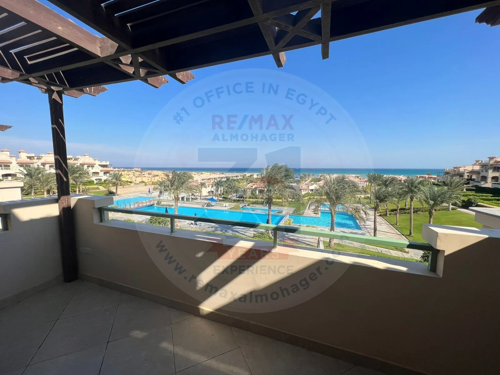 Chalet near the sea for sale in La Vista 7