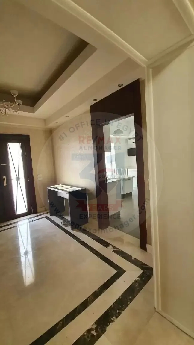 فيلا للايجار بكمبوند ماونتن فيو