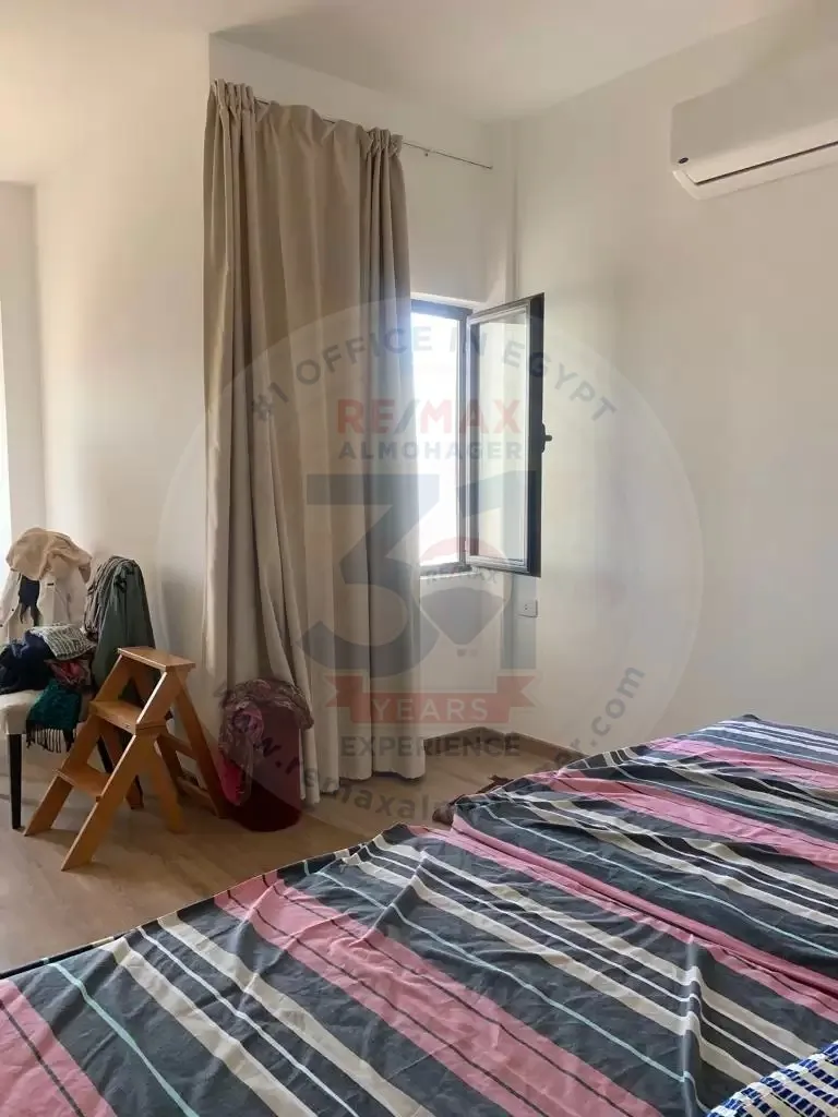 Penthouse for sale in Fifth Square Compound