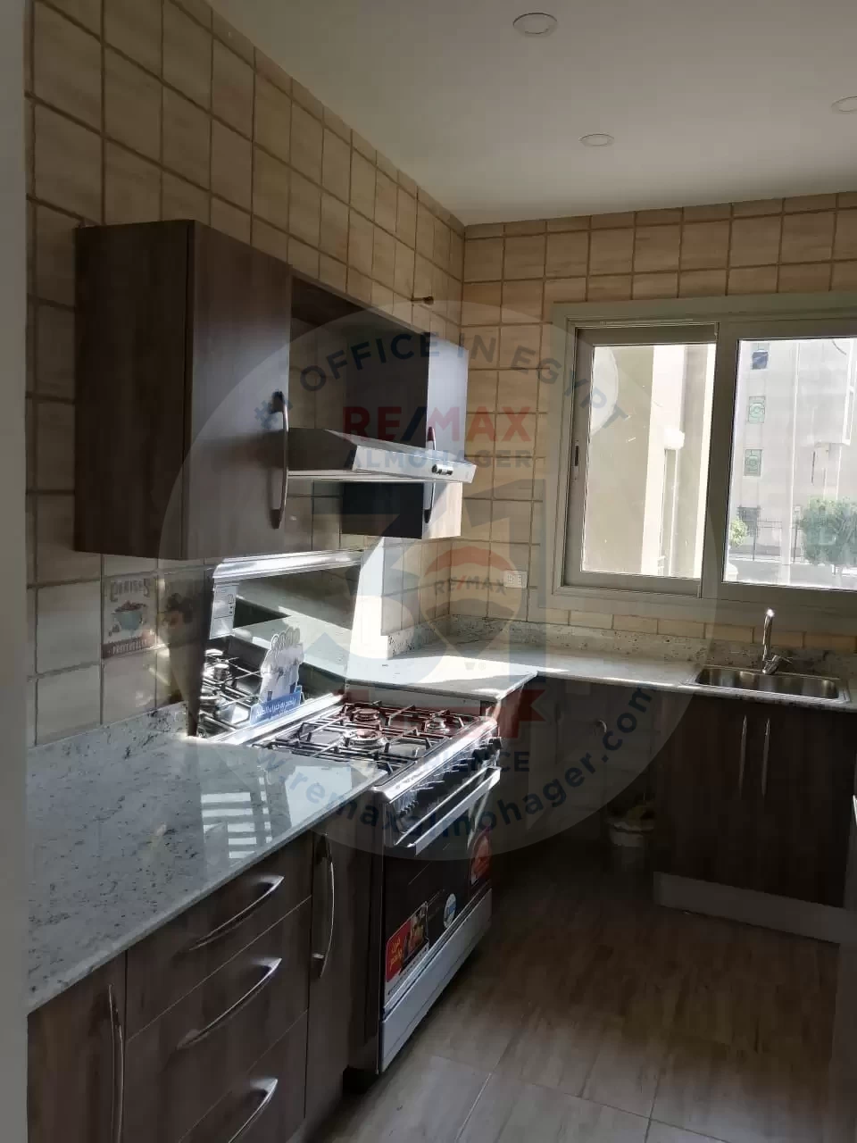 كمبوند فيلج جيت القاهرة الجديدة