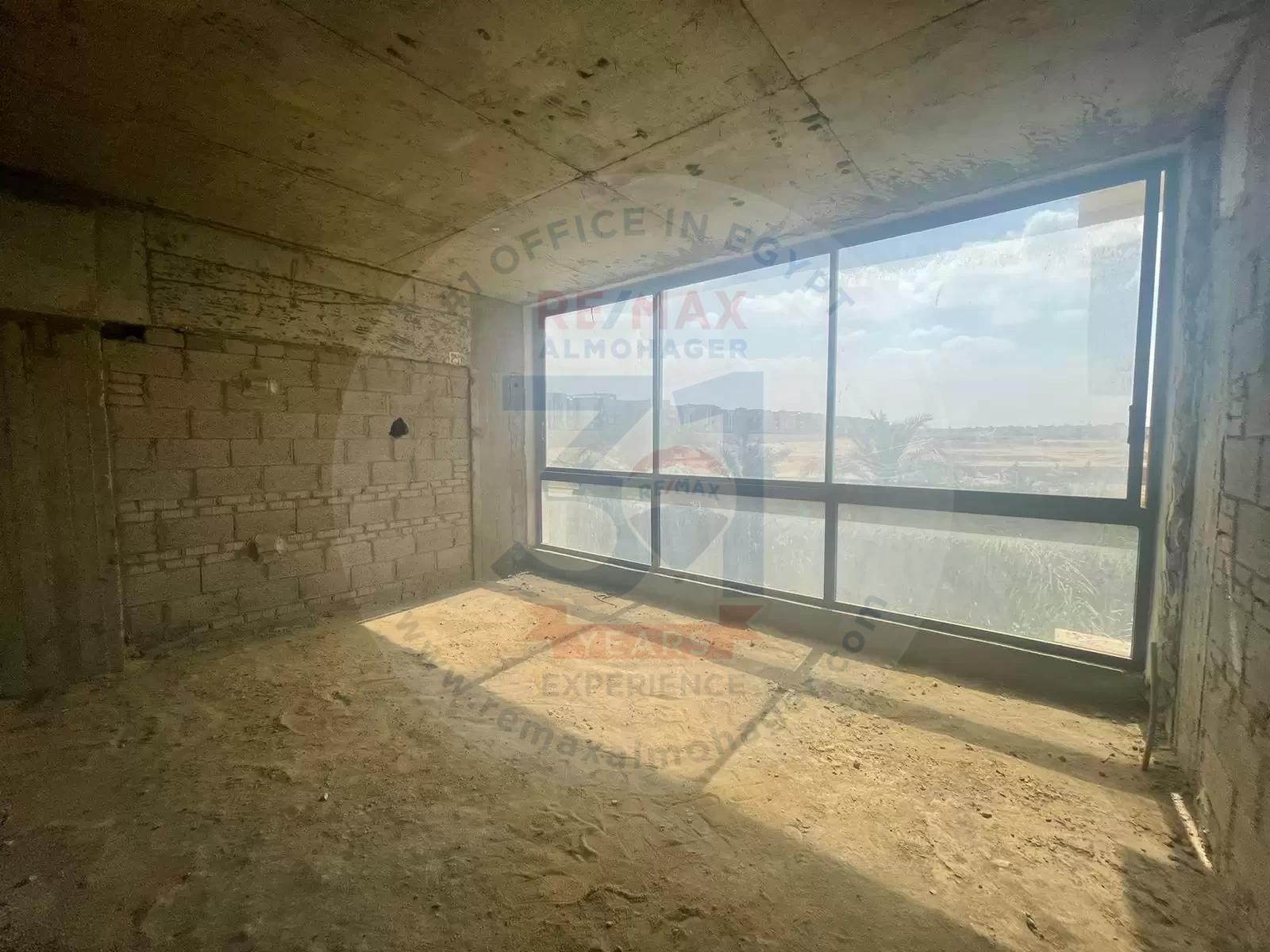 For sale in lake view resedince