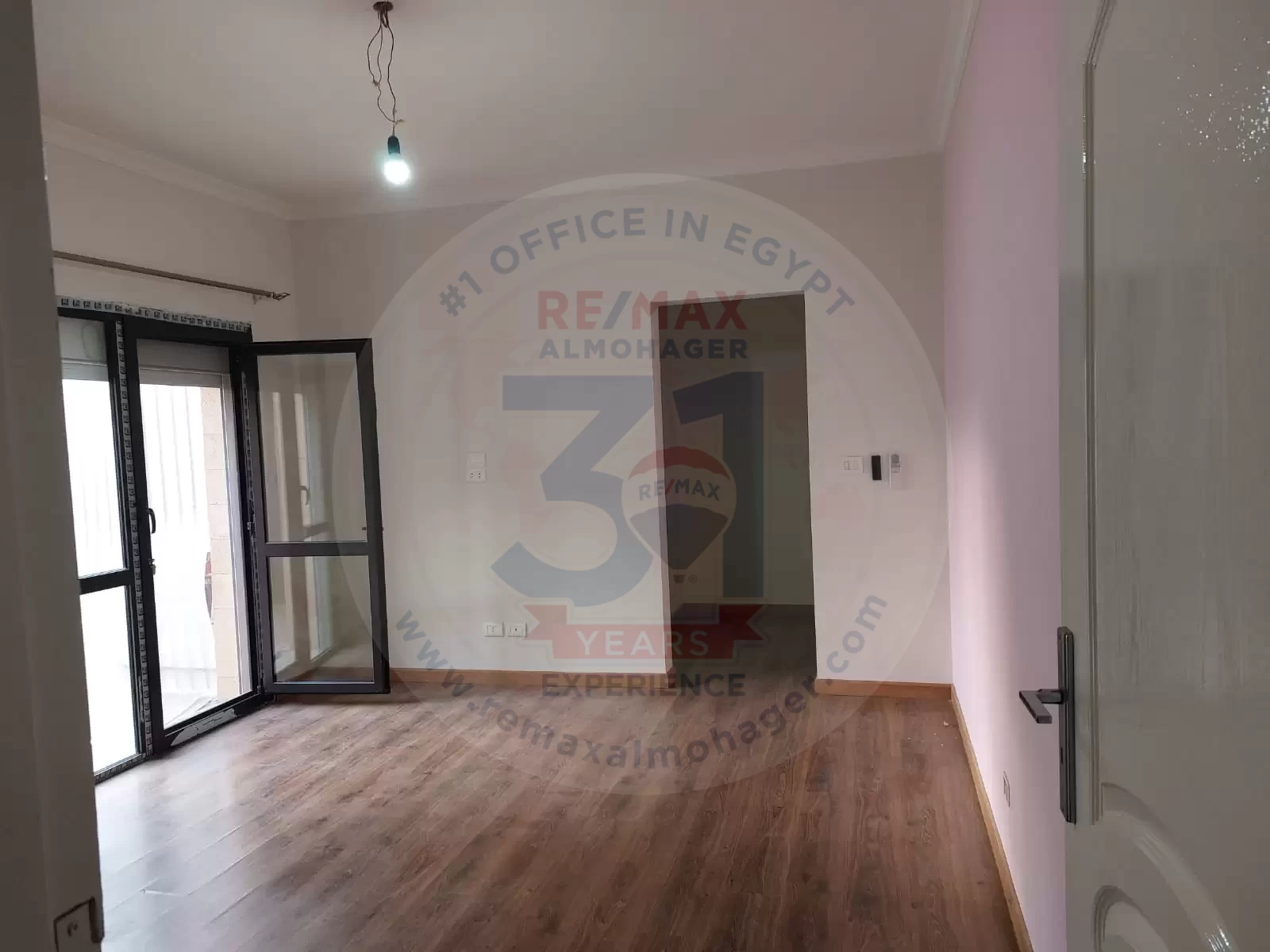 Semi Furnished Ground Apartment 220 m2 Garden 270m2 For Rent