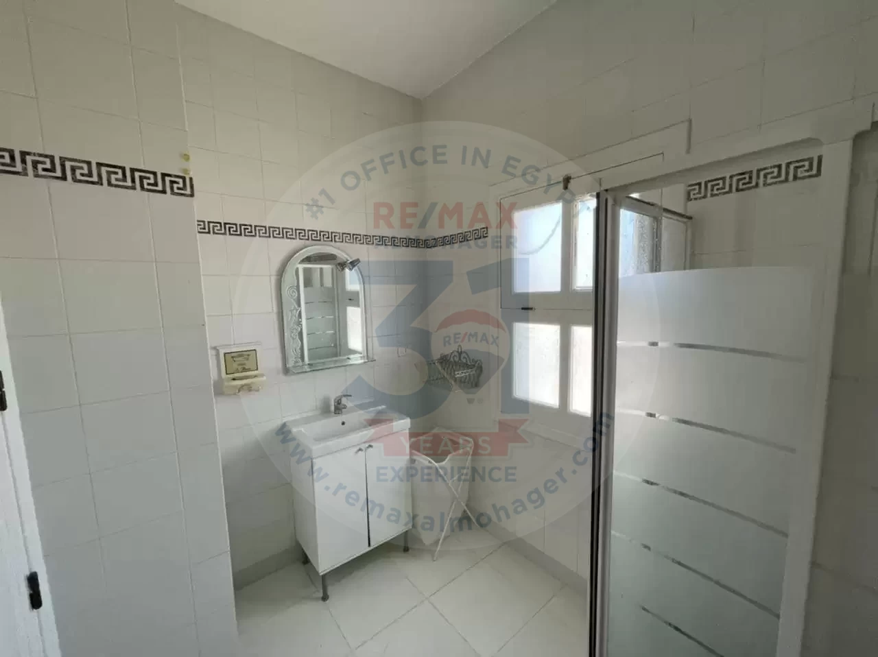 Penthouse overlooking sea in hurgada