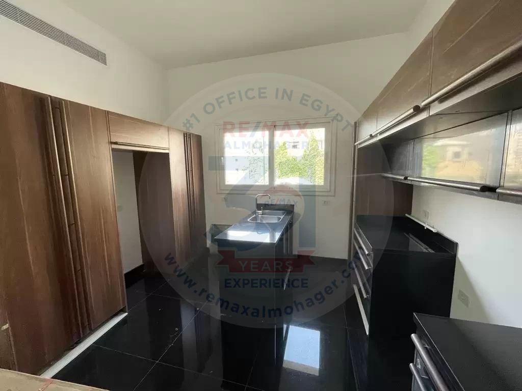 5 bedrooms villa for rent in Katameya Dunes