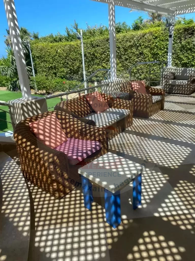 Sea view villa in Marina