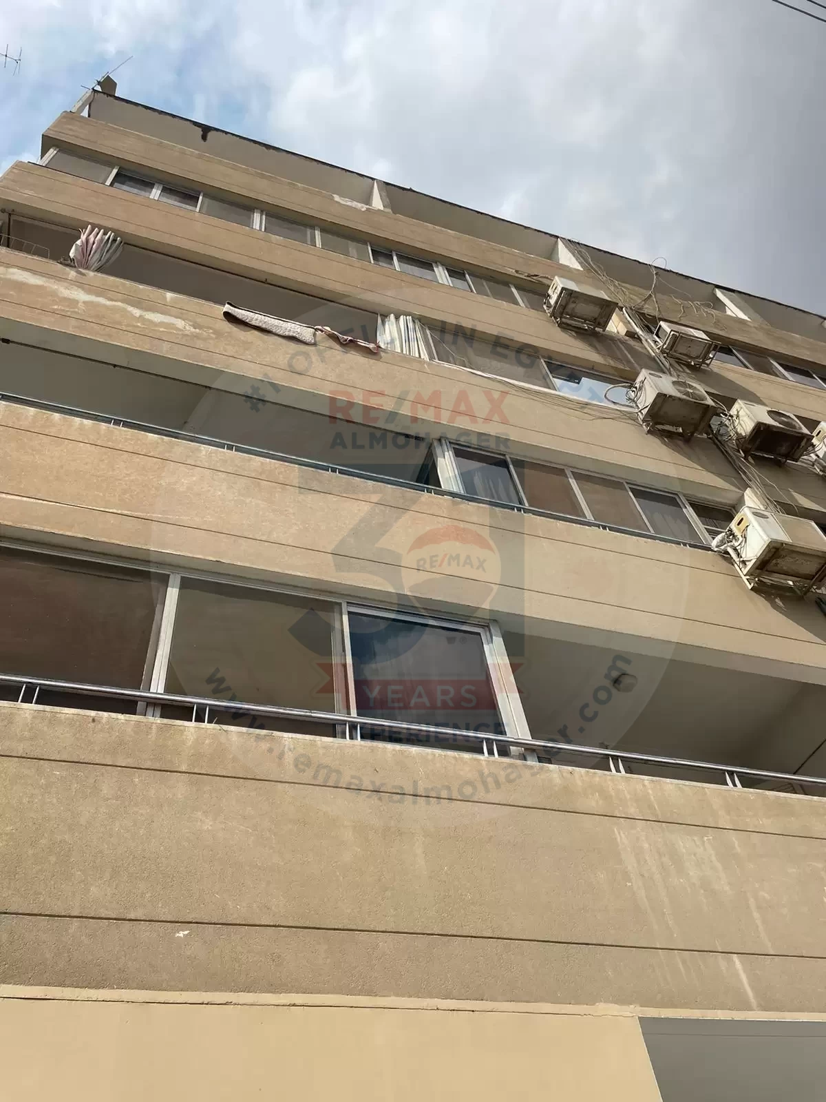 محل تجاري للبيع بشارع عمار بن ياسر بالنزهة الجديدة دوبلكس