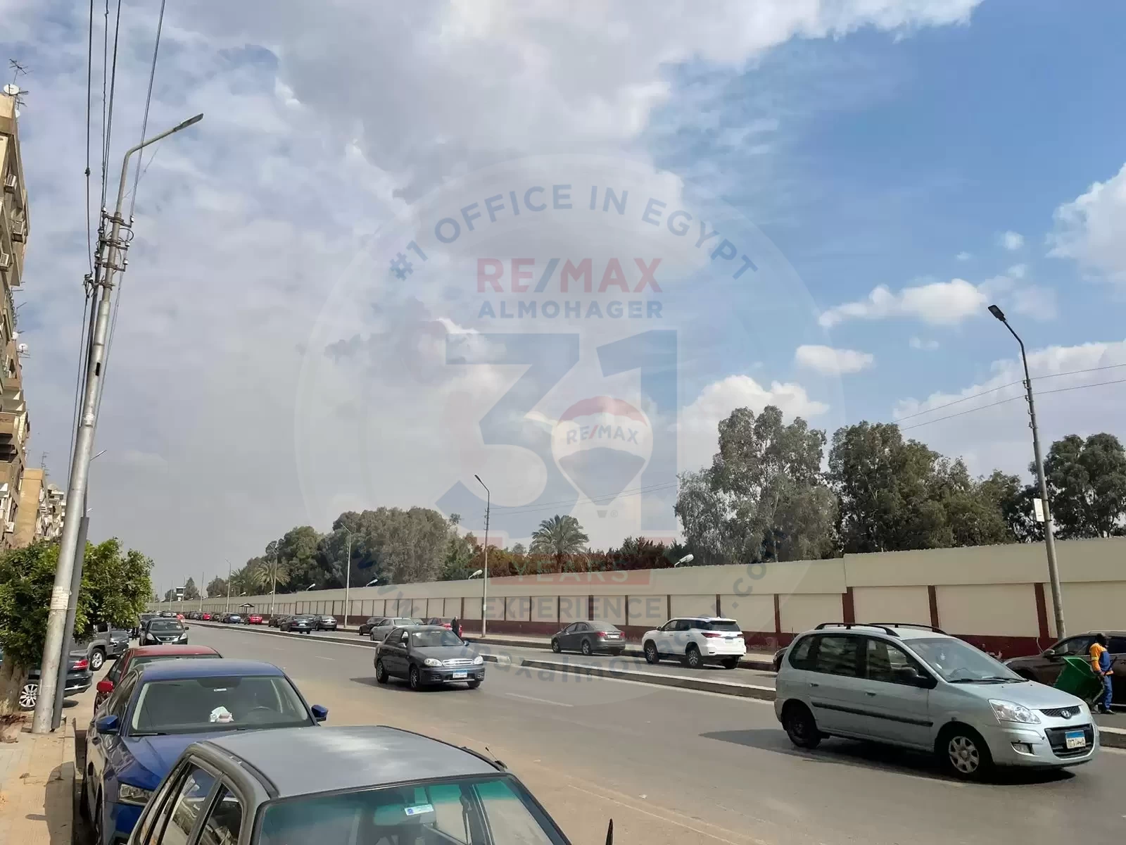 محل تجاري للبيع بشارع عمار بن ياسر بالنزهة الجديدة بموقع حيوي