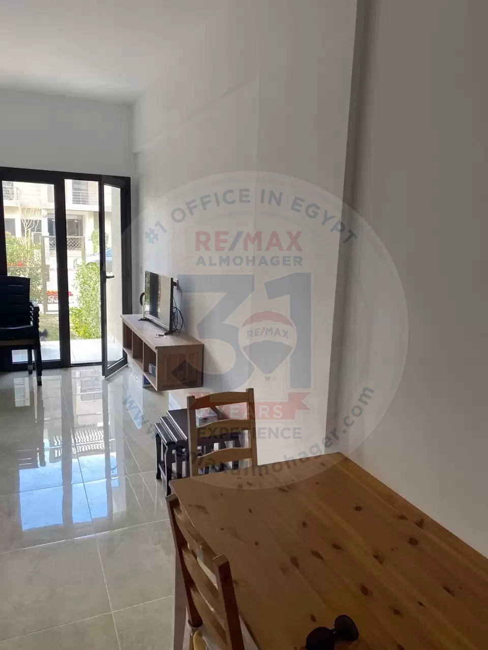 شقة 3 نوم للايجار فى فيفث سكوير
