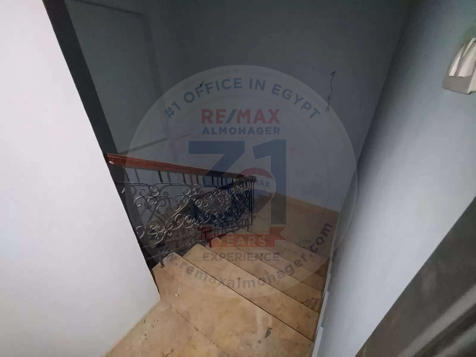 Villa for sale in Heliopolis, with an area of ​​1000 square meters, suitable for an administrative building