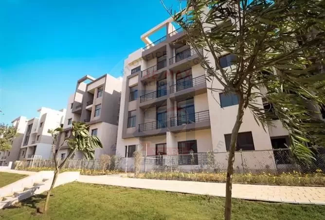 Apartment for sale in Fifth Square Compound 196m