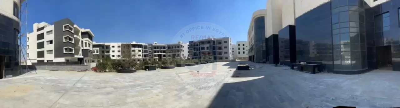شقة للبيع في كمبوند اب هيل ريزدينس بالتجمع الخامس