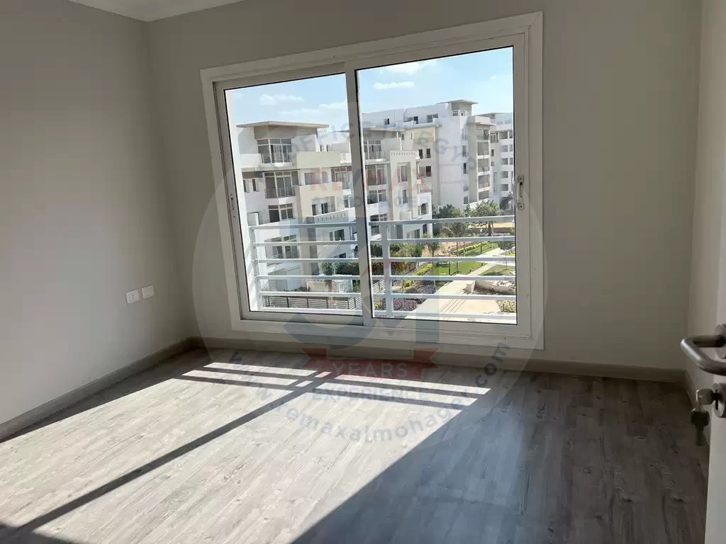 Apartment for rent in Hyde Park with an area of 213 square meters