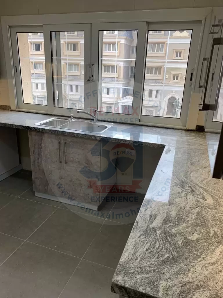 Semi-furnished apartment for rent in Mountain View Hyde Park