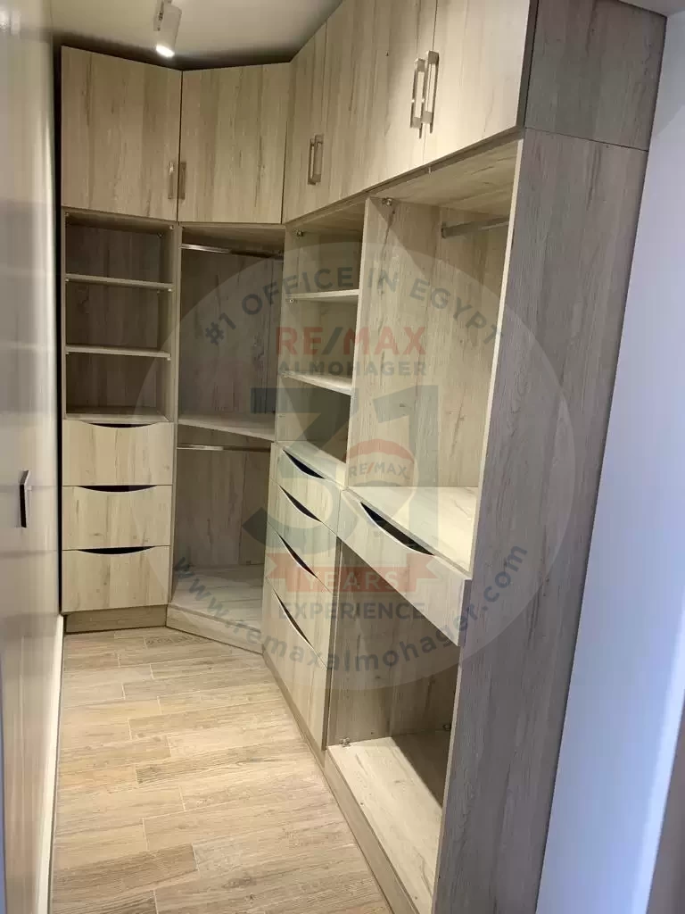 Semi-furnished apartment for rent in Mountain View Hyde Park