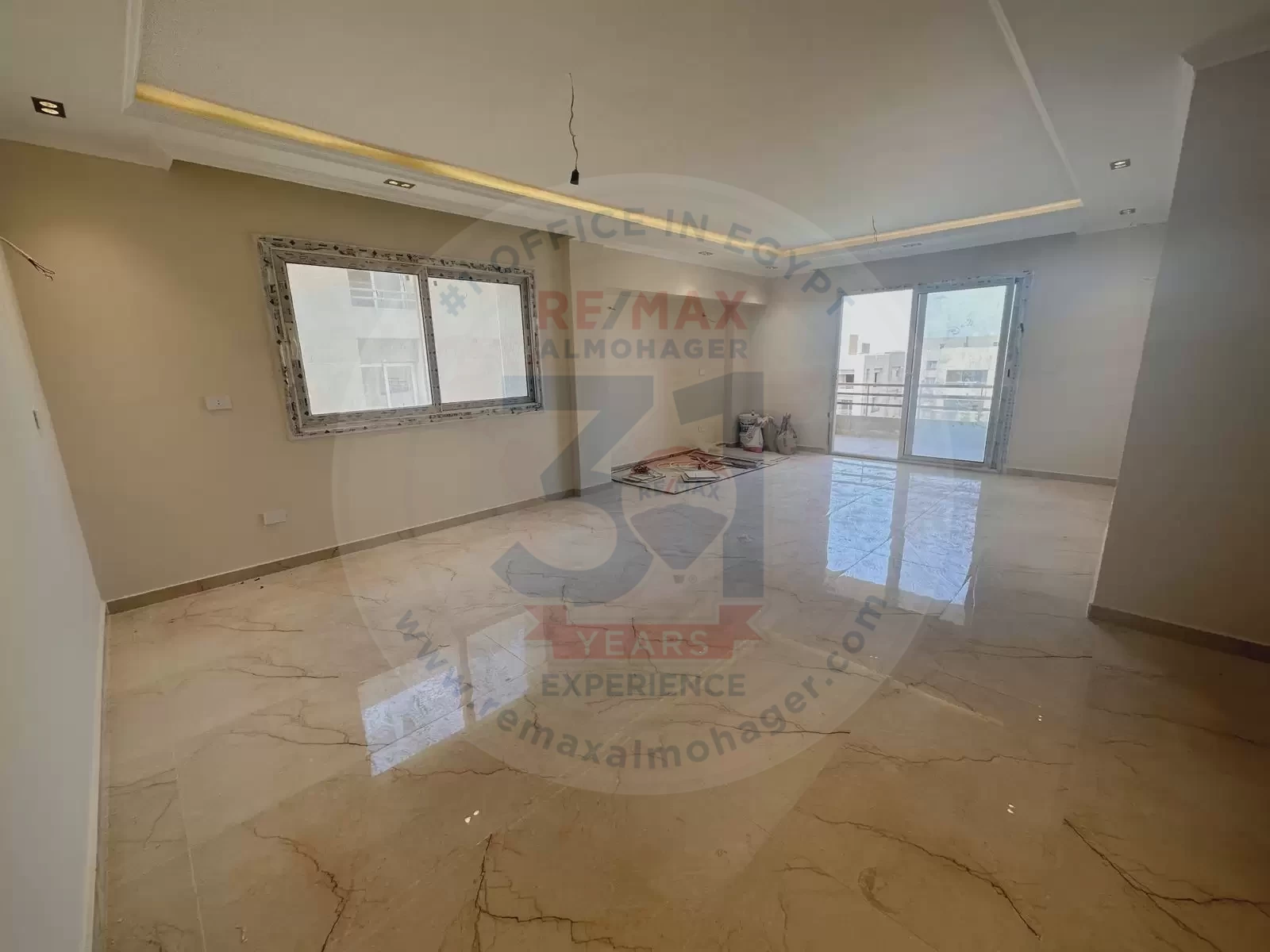 The first residence for rent in The Square, ultra super luxurious finishing