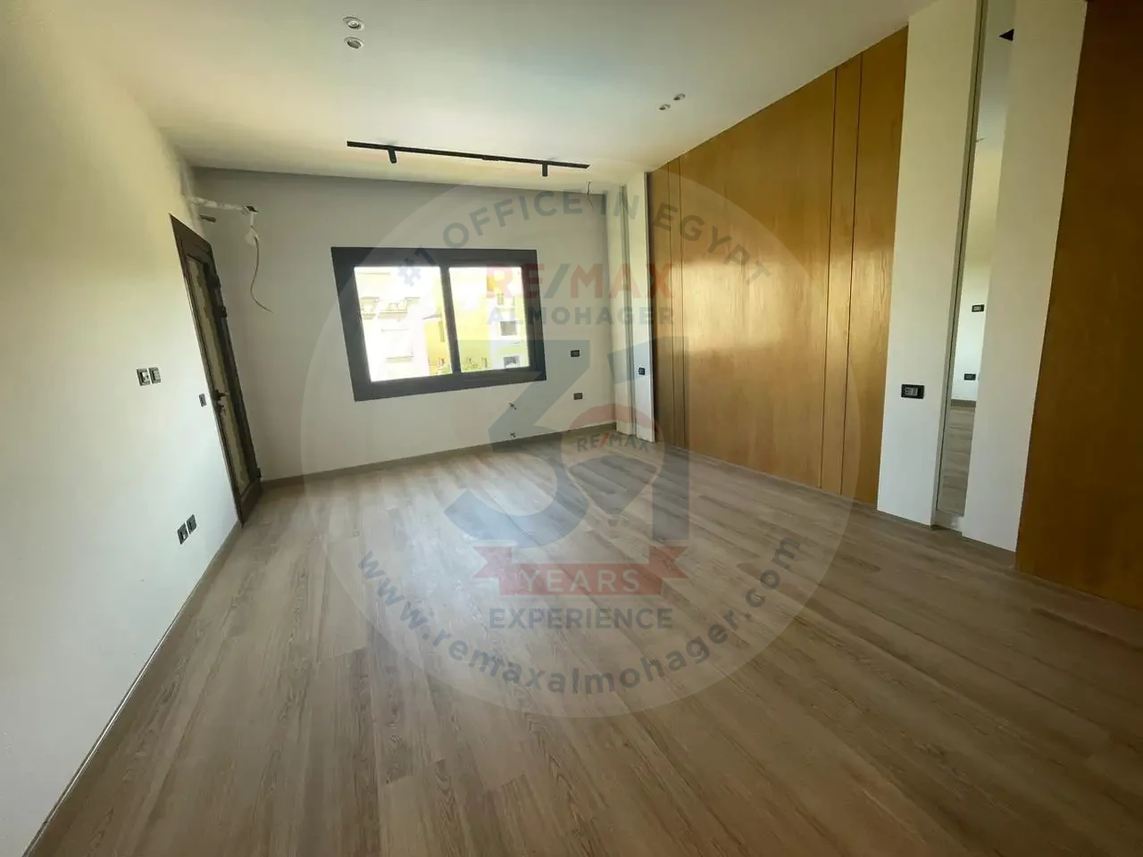 rental twin house
