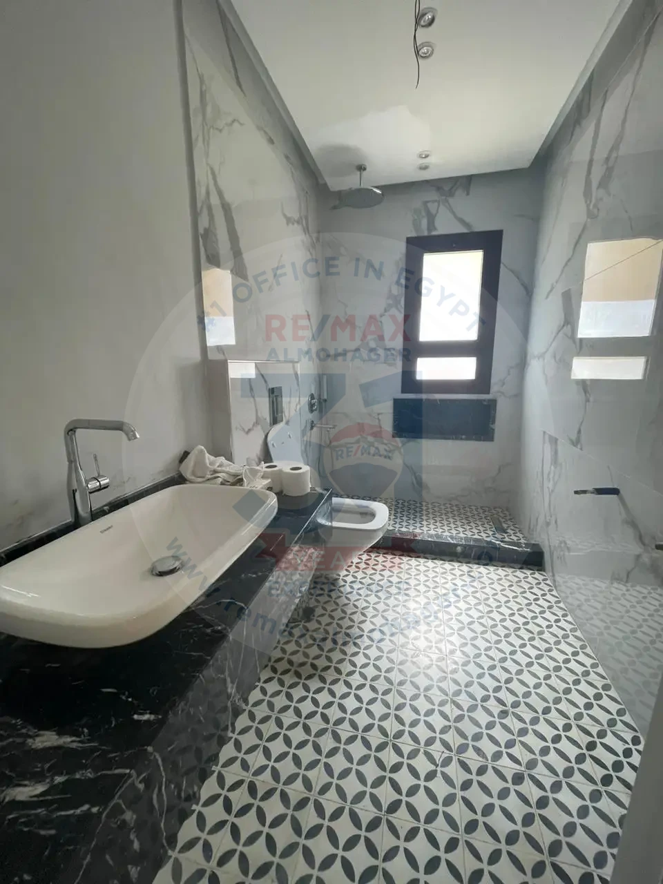 twin house with pool for rent