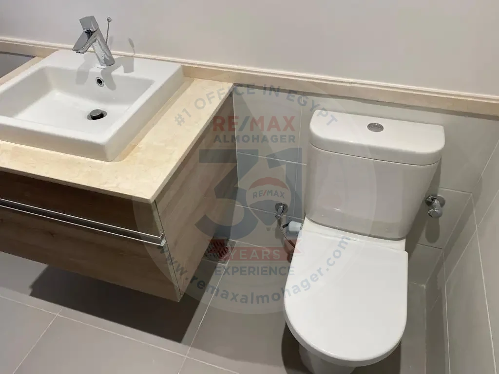 Office for Sale in One Kattameya area 159m