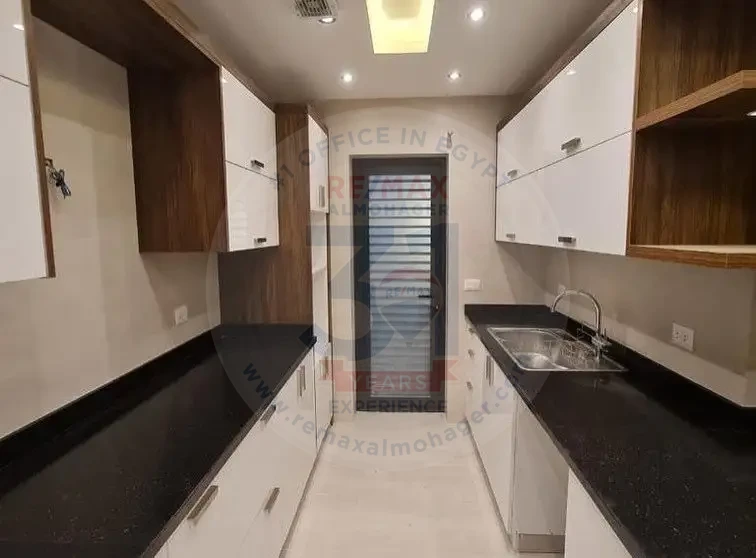 شقة للبيع جاهزة للسكن