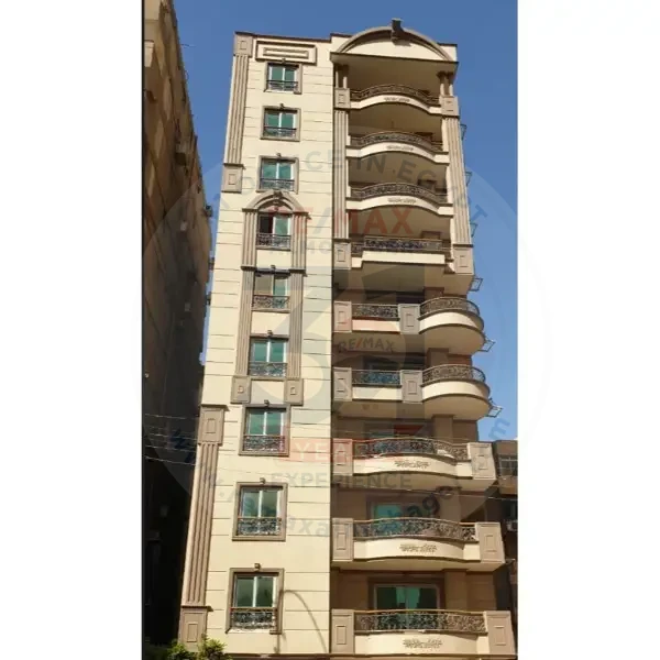 Commercial store for sale in Ard El Golf 150m