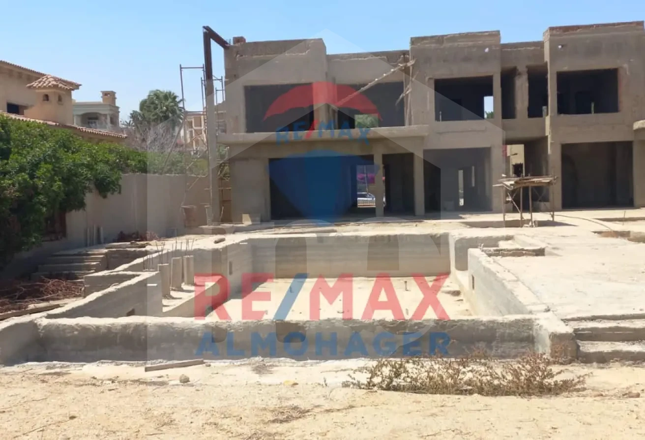 بيت توأم فاخر بحمام سباحة ومناظر مدينة - كمبوند سيتي فيو