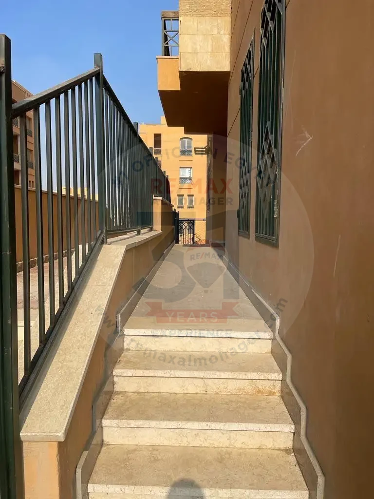 Ground floor apartment with garden for rent in a prime location in the Hamas Settlement