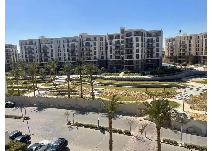 3-bedroom apartment for rent in Cairo Festival compound view