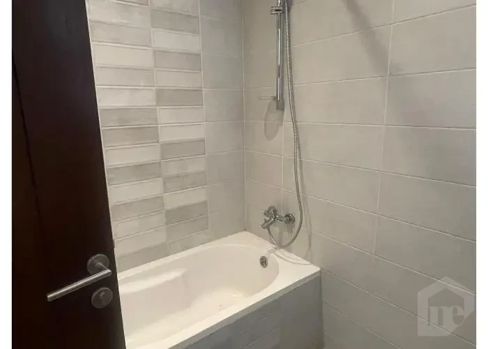 3-bedroom apartment for rent in Cairo Festival bathtub bathroom