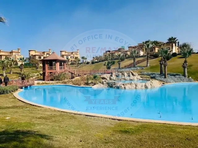 Villa 5 Bedrooms For Sale in New Cairo