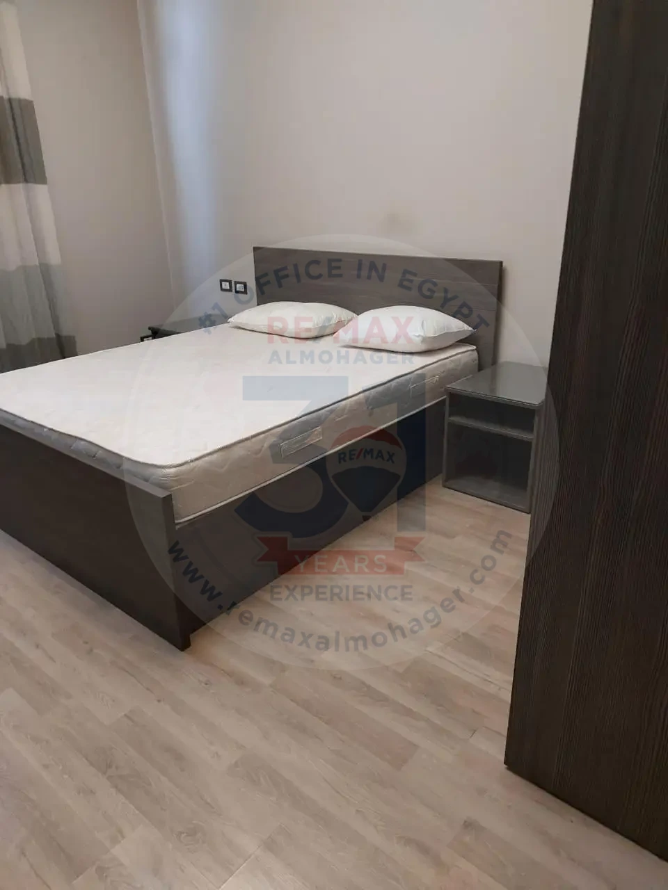 Furnished apartment for rent in Water Way, 215m