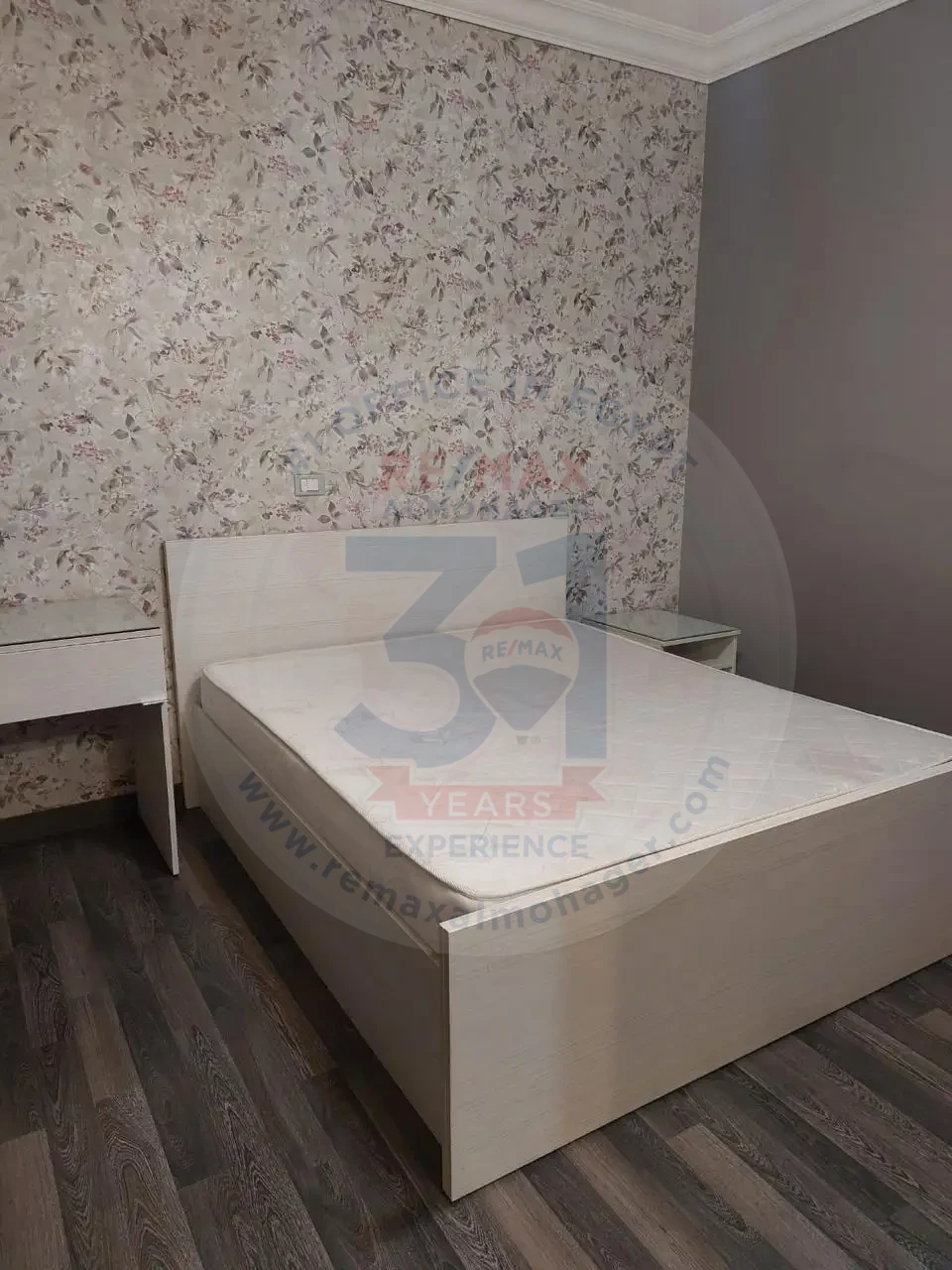 Furnished apartment for rent in Water Way