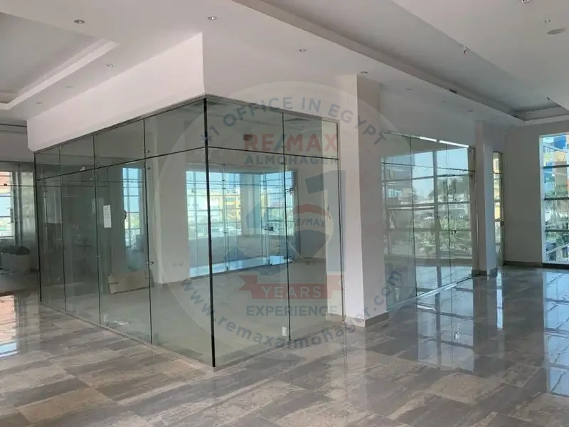 For rent in Top 90, 90th Street, an administrative office