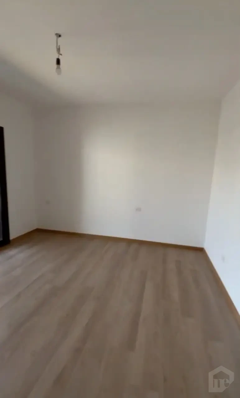 شقة جاهزة للسكن للإيجار في فيفث سكوير