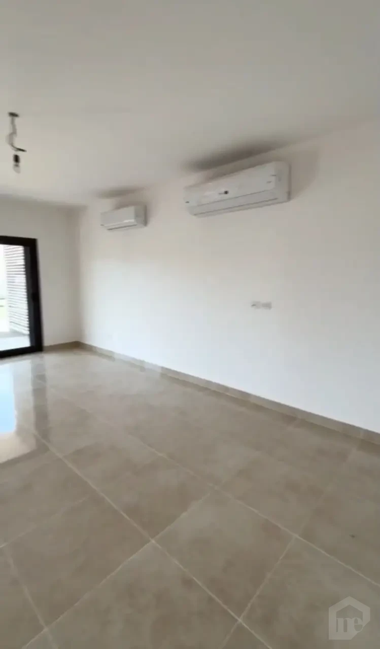 شقة جاهزة للسكن للإيجار في فيفث سكوير