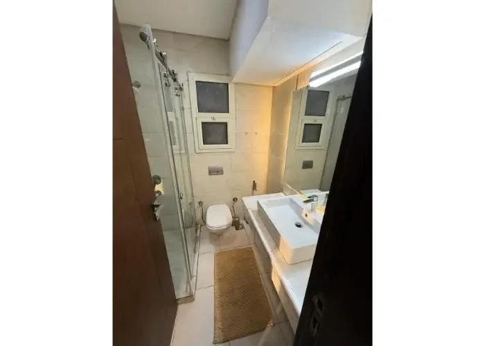 For Rent In 90 Avenue