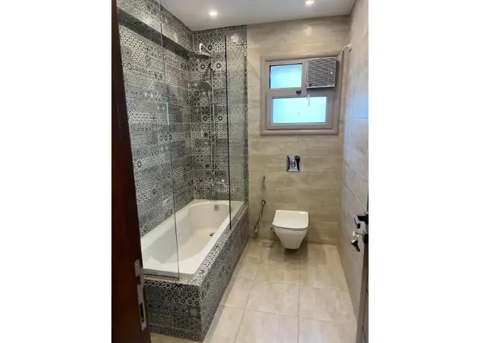 Apartment for rent in Galleria Moon Valley bathtub bathroom