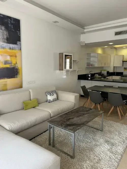 180 sqm apartment for rent in Katameya Heights with open kitchen