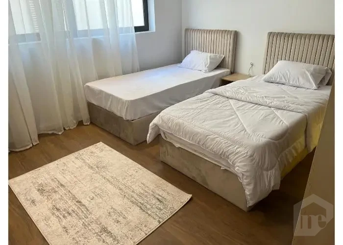 For Rent In Lake View