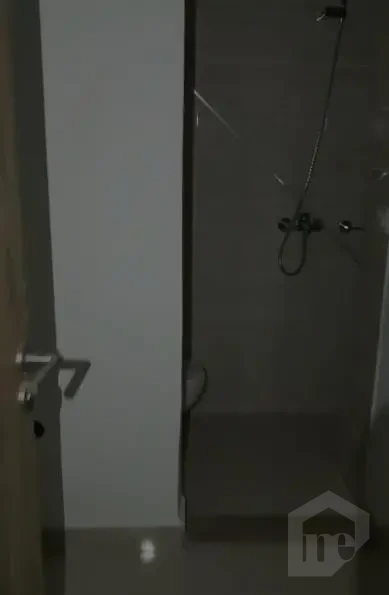 شقة للإيجار في مراسم فيفث سكوير حمام بتشطيب مودرن