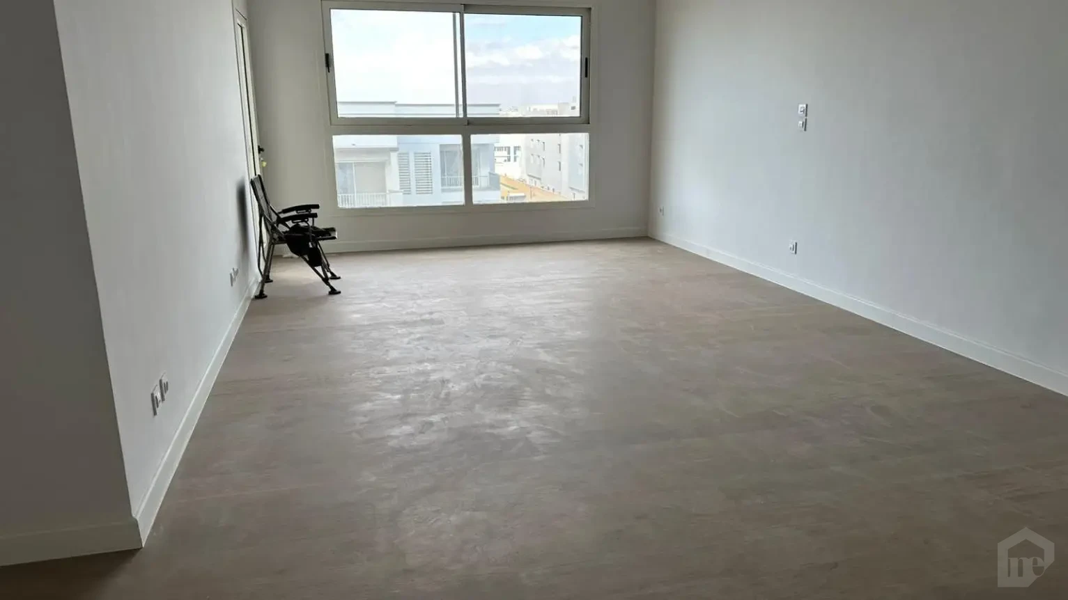 Apartment for rent in Mivida Blue Views New Cairo spacious reception