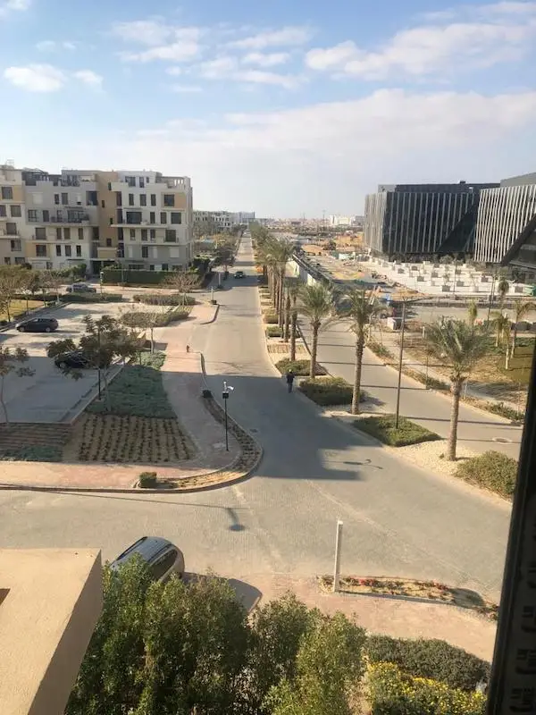 شقة للايجار بسودك ايست تاون