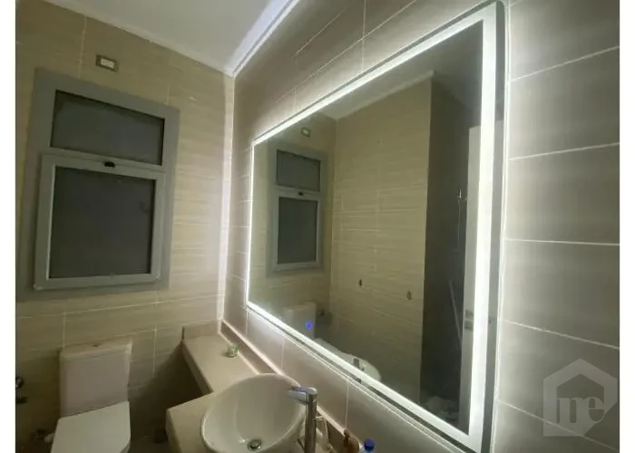 Apartment for rent in Village Gate Palm Hills modern bathroom