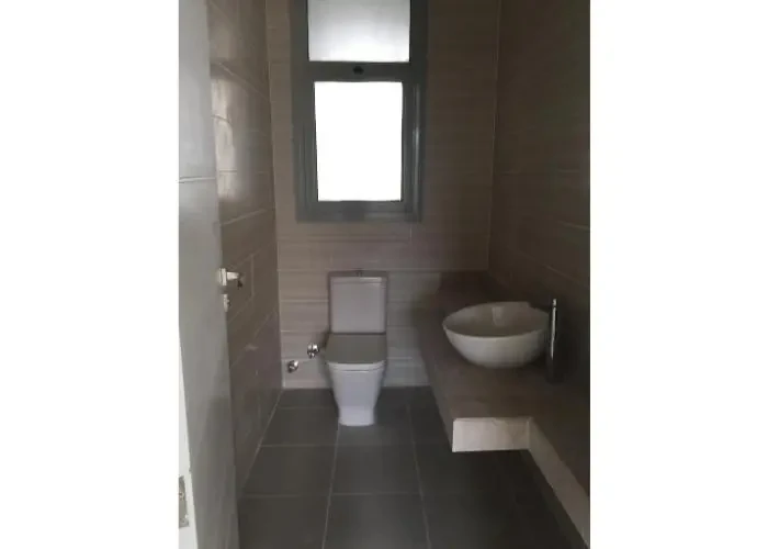 Apartment for rent in Village Gate Palm Hills practical bathroom