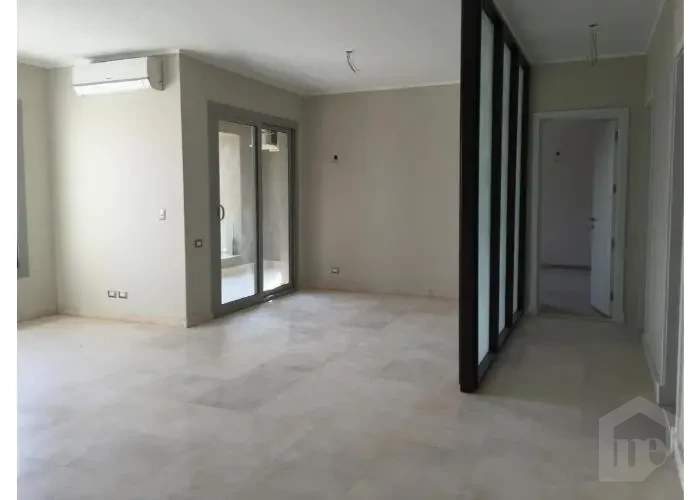 Apartment for rent in Village Gate Palm Hills reception and balcony