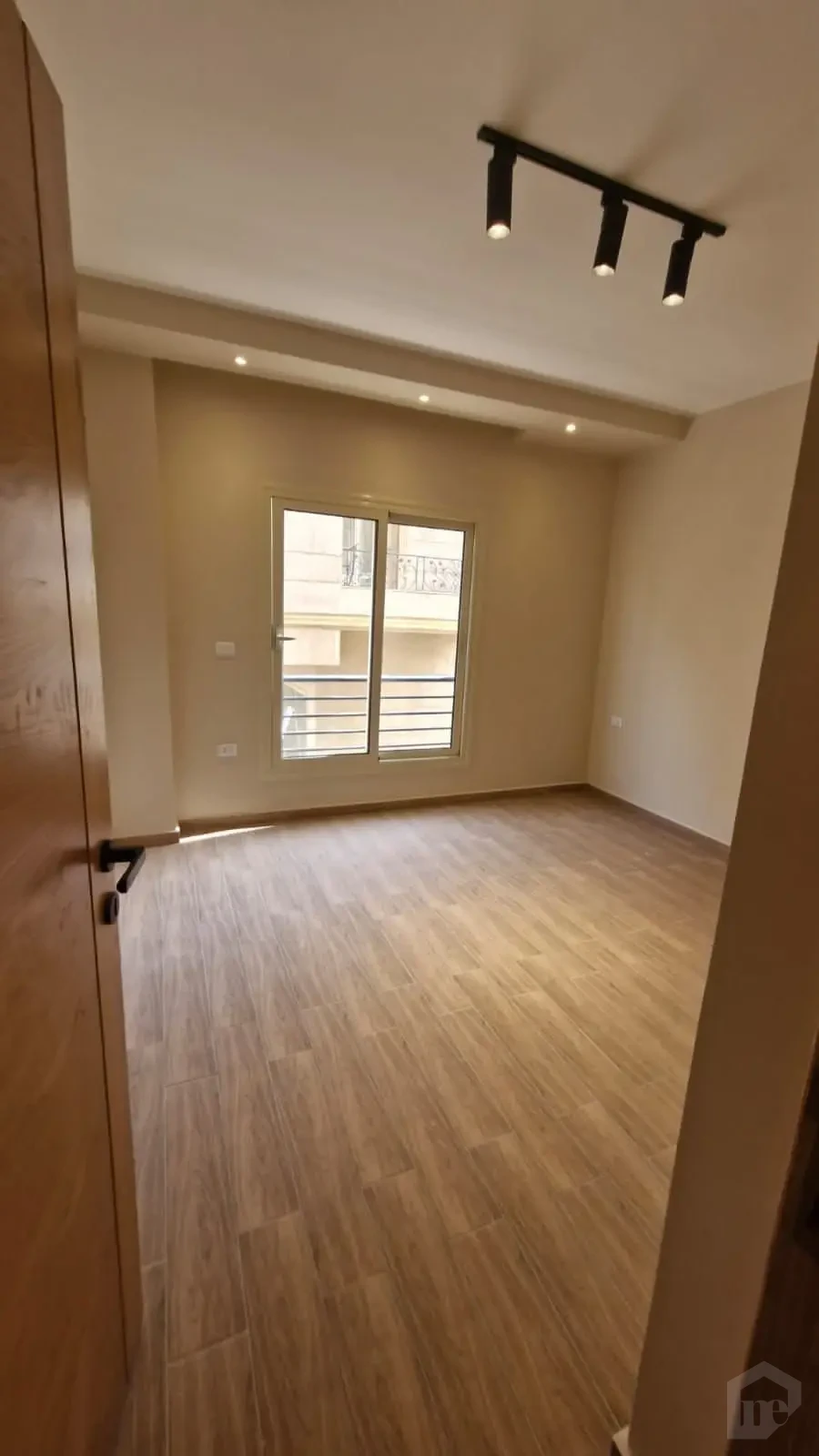 Apartment semi furnished for rent