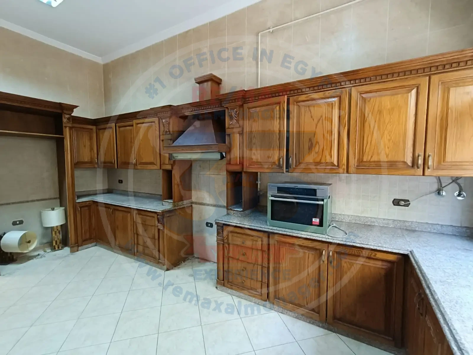 Apartment for rent in West Golf, Garden