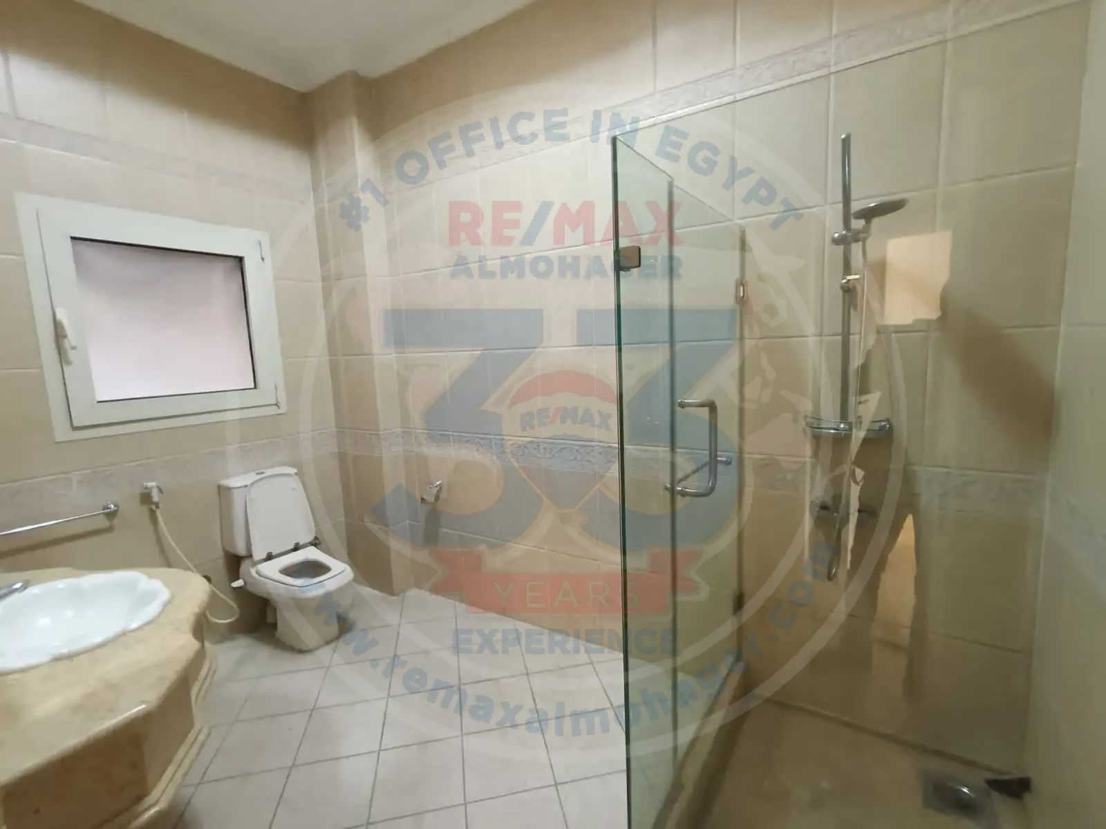 Apartment for rent in West Golf with swimming pool and garden