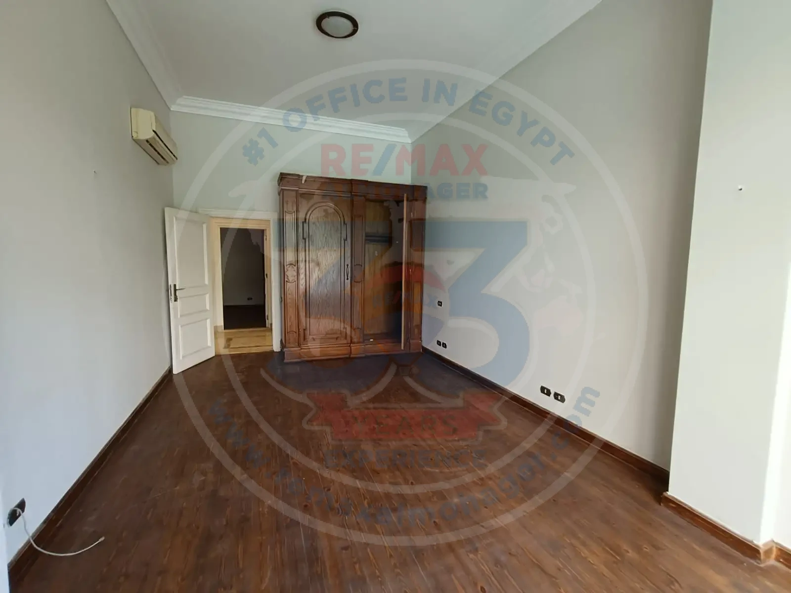 300 sqm apartment for rent in Fifth Settlement
