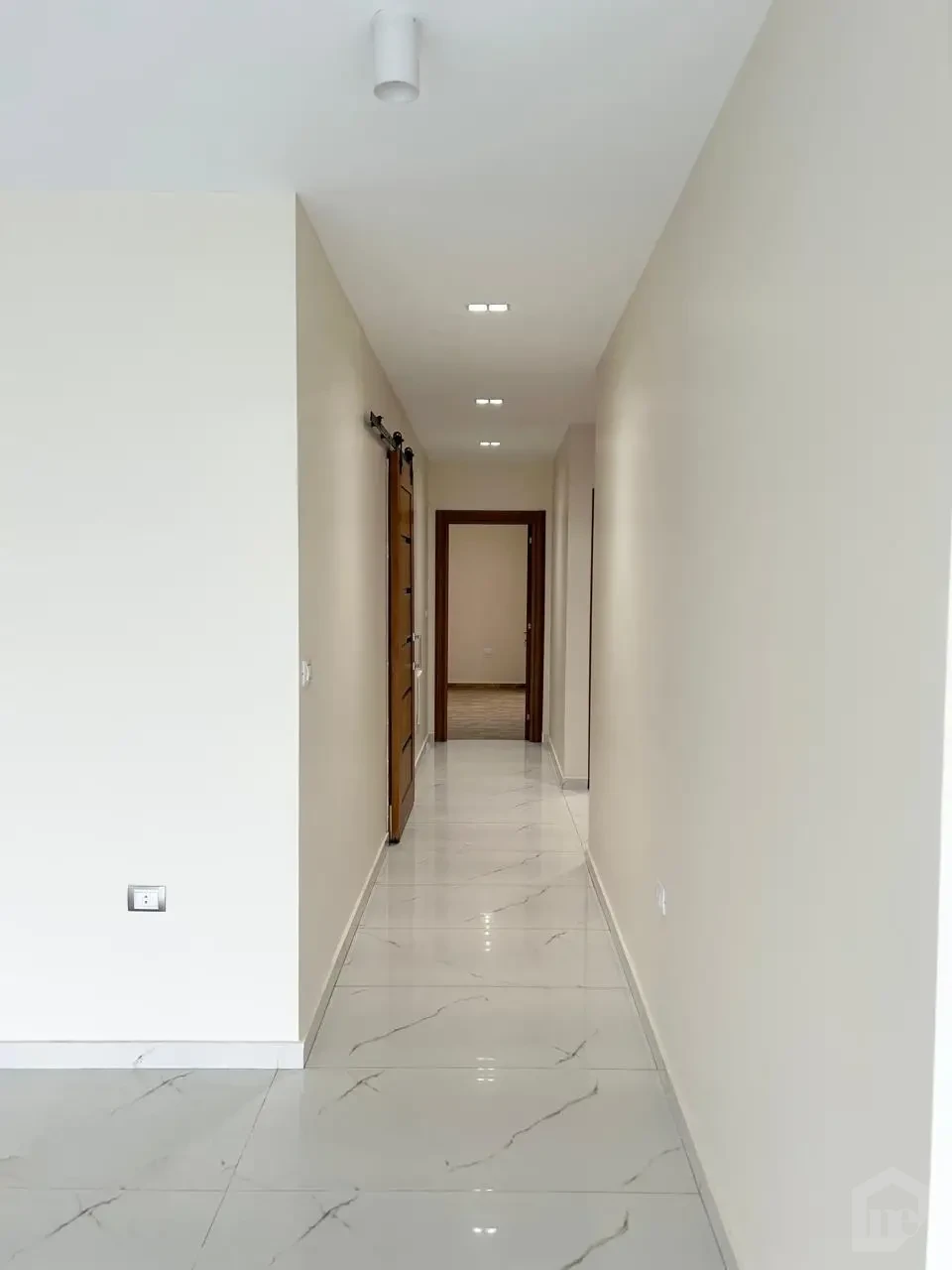 شقة للإيجار في ليك فيو ريزيدنس – جولدن سكوير